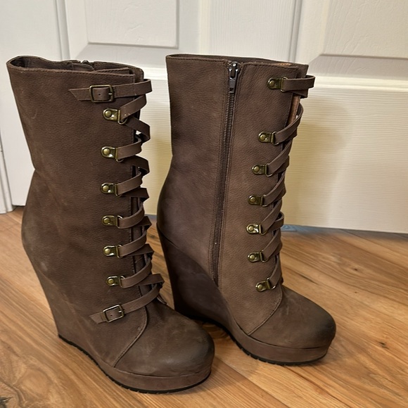 Kelsi Dagger Brown Wedge Boots - Size 9 - Picture 1 of 7